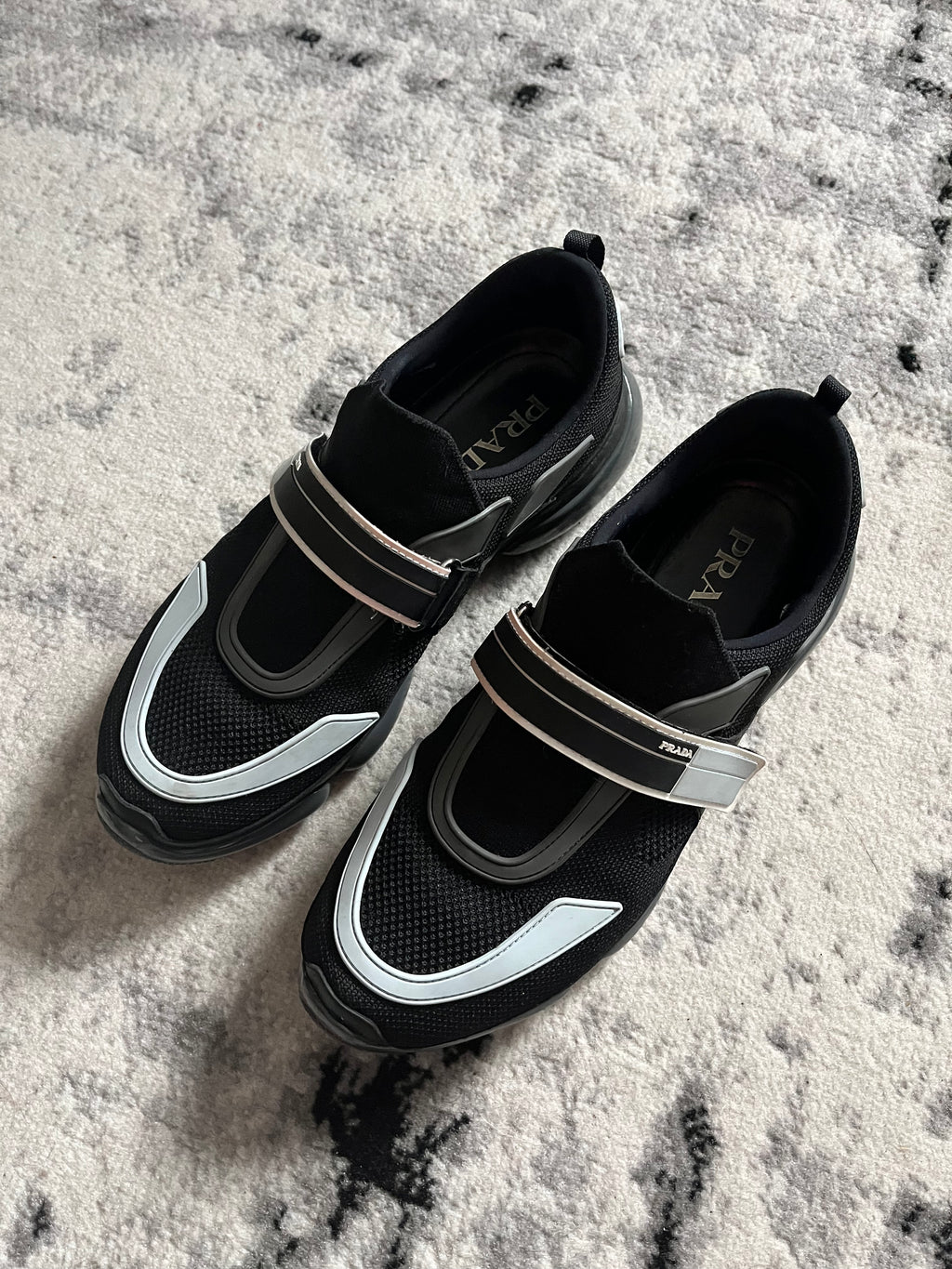 プラダ クラウド バスト ダーク エナジー (42eu/us8,5)