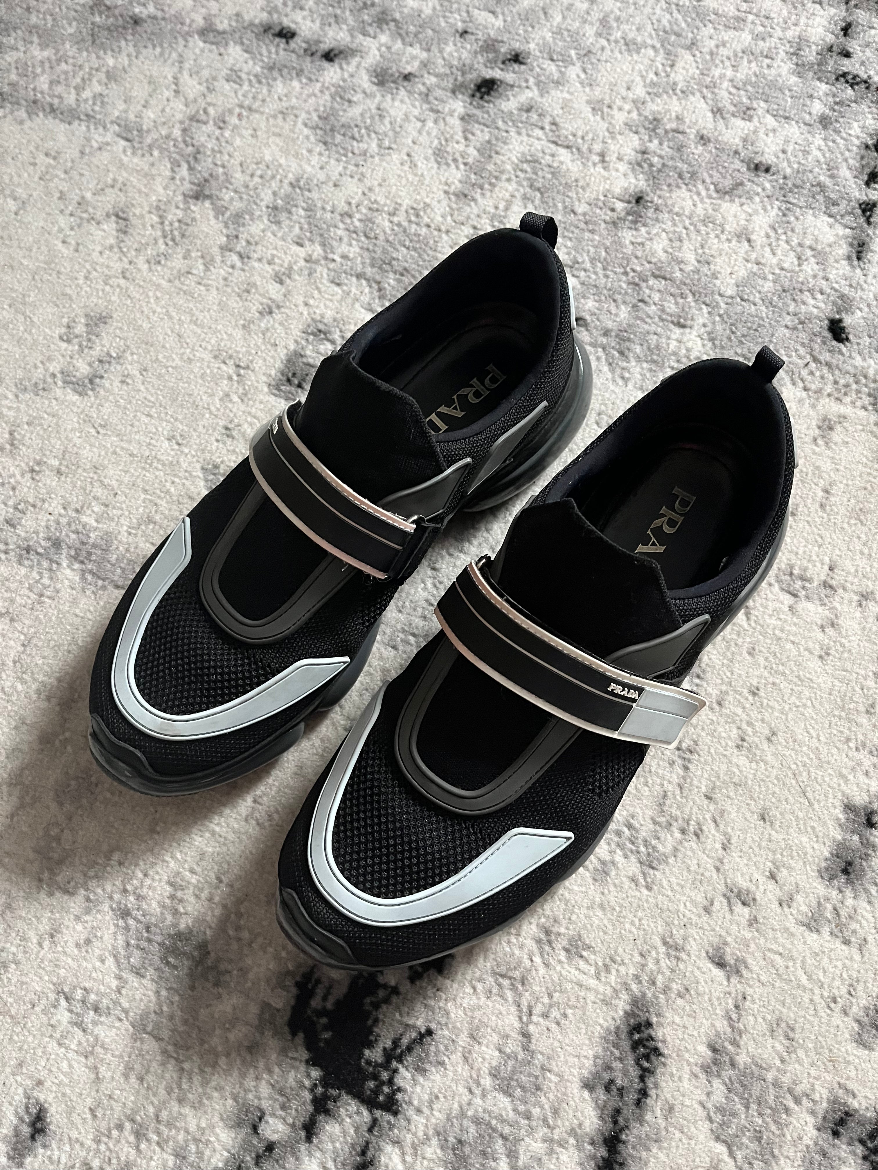 プラダ クラウド バスト ダーク エナジー (42eu/us8,5)