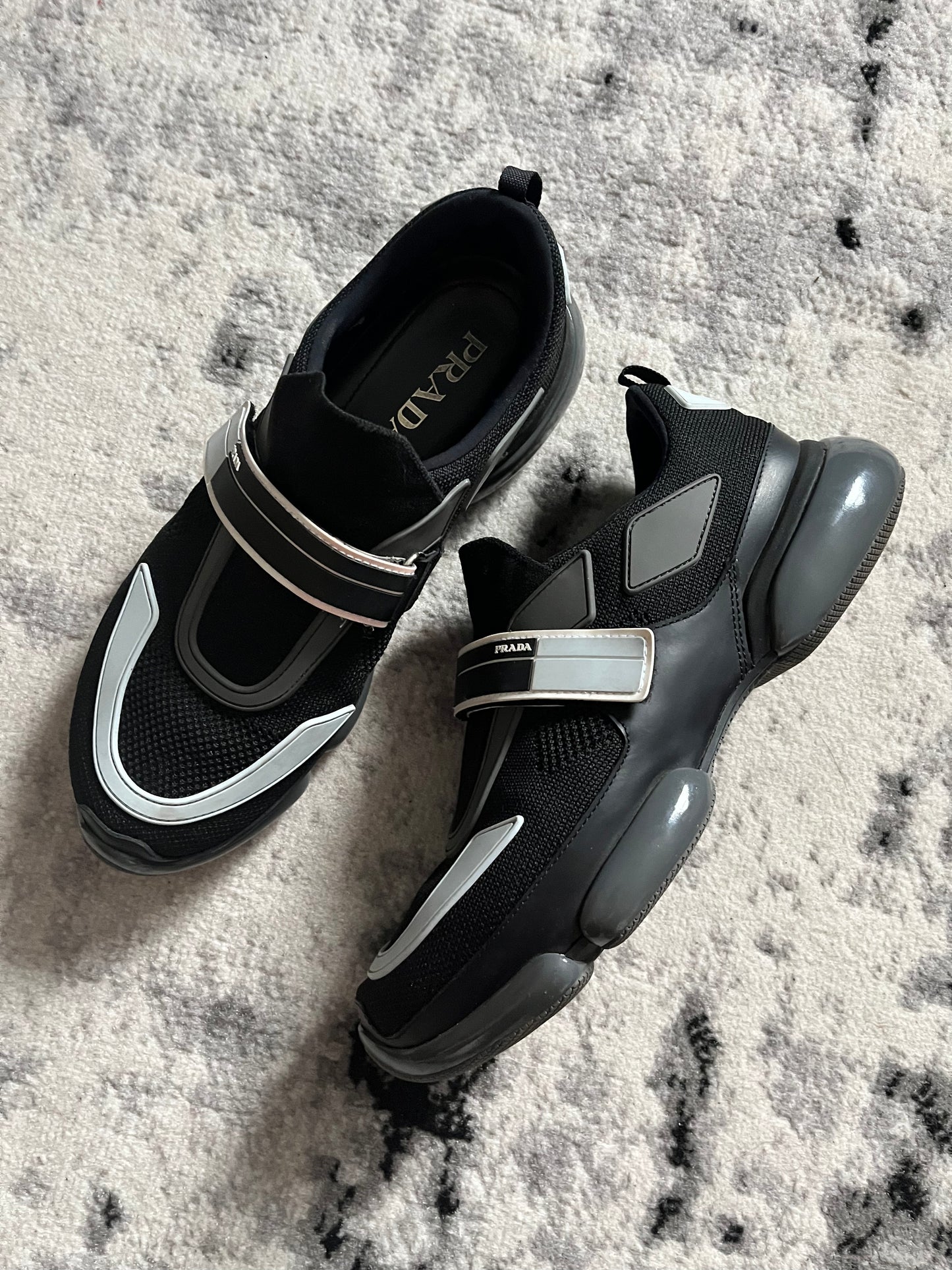 Prada Cloud Bust Dark Energy (42eu/us8,5)