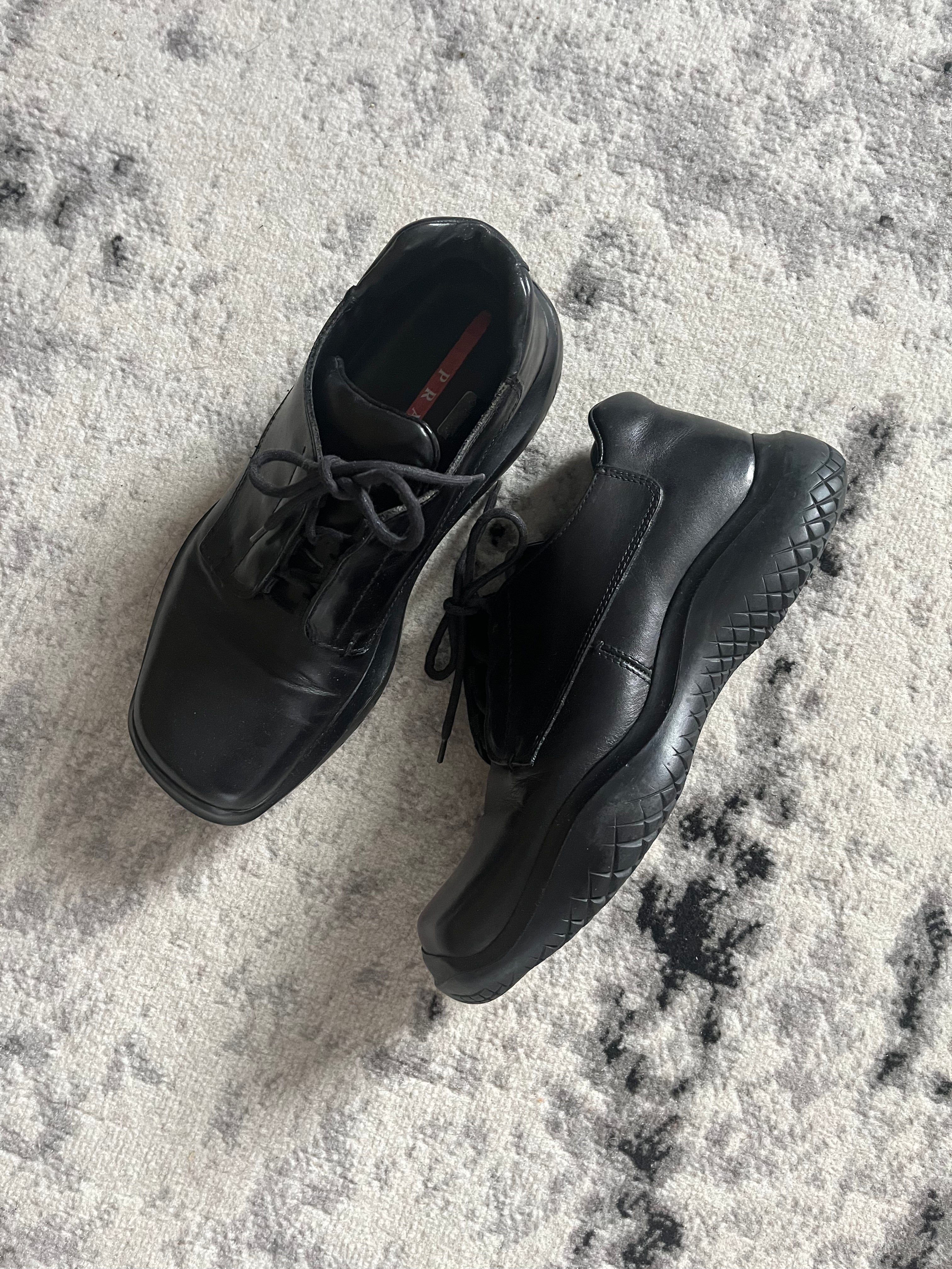 AW1999 Prada Black Chunky Vibram Boots (41,5eu/us8)