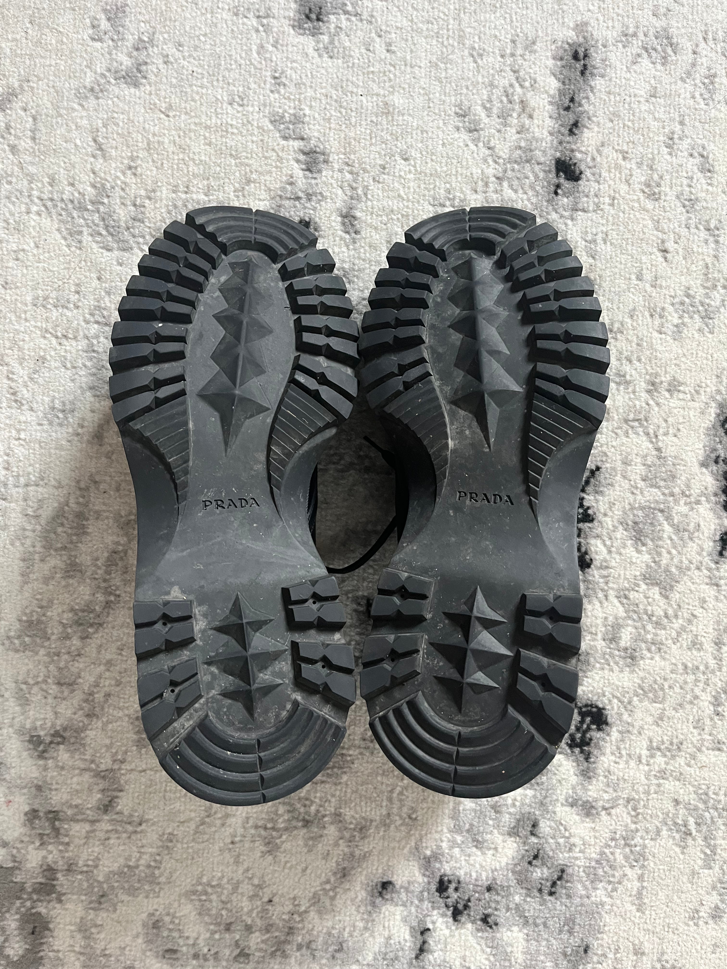 プラダ プレミアム ブラック レザー ブーツ (42eu/us8,5)