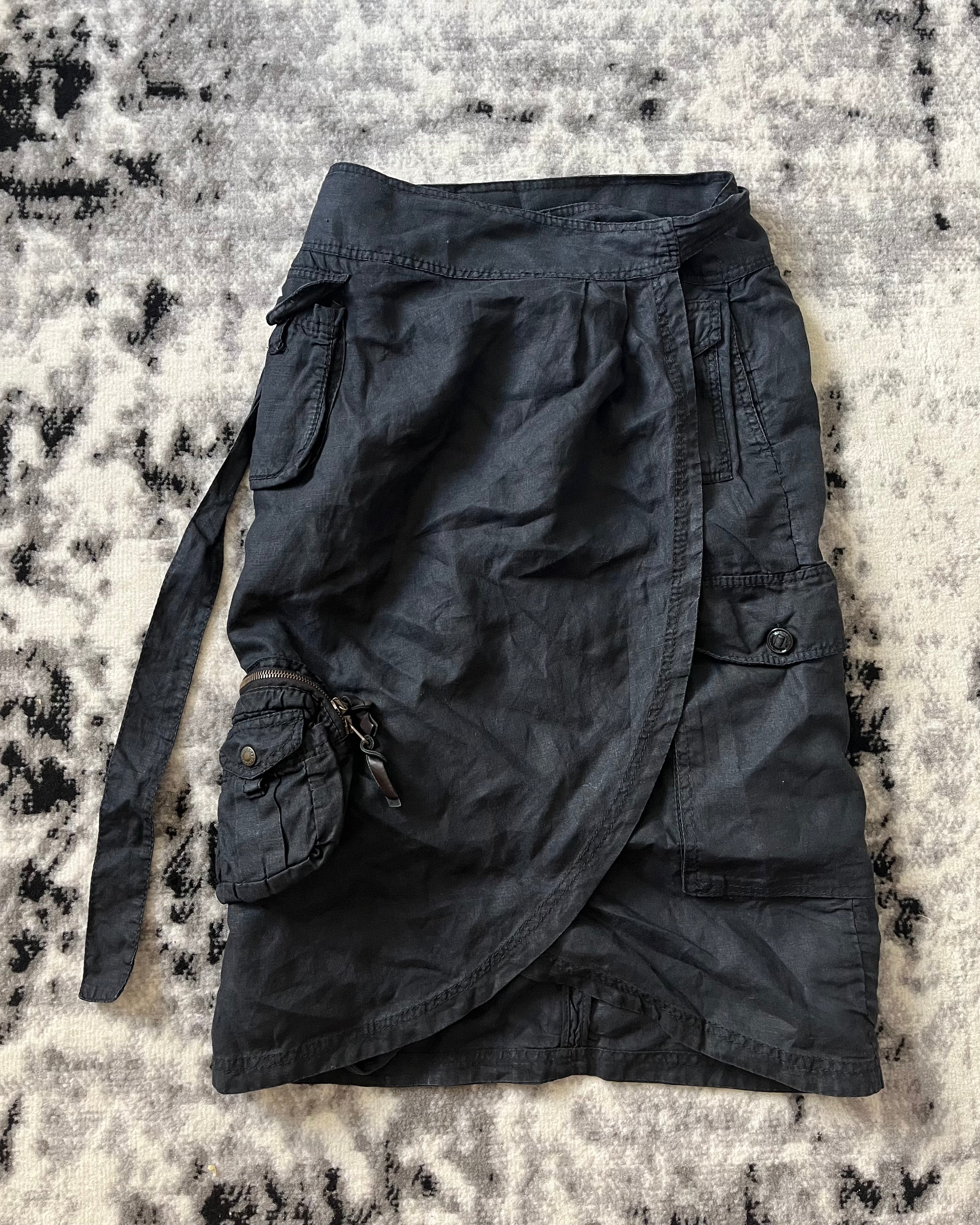 AW2003 Dolce & Gabbana Versatil Black Cargo Skirt