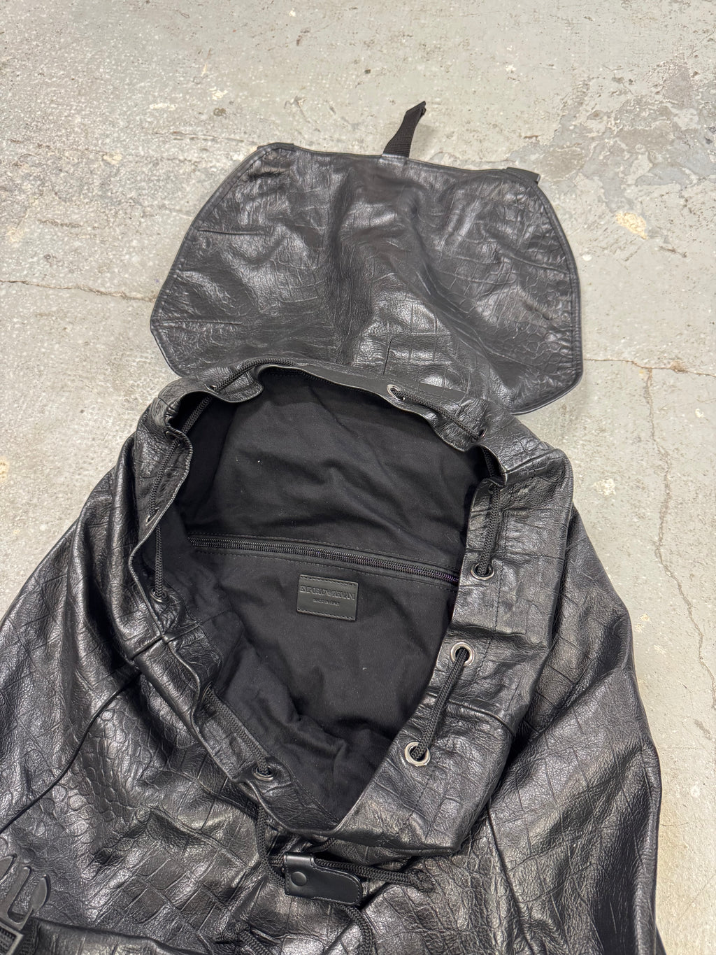 AW2016 Emporio Armani XXL Black Bovine Leather Backpack (OS)