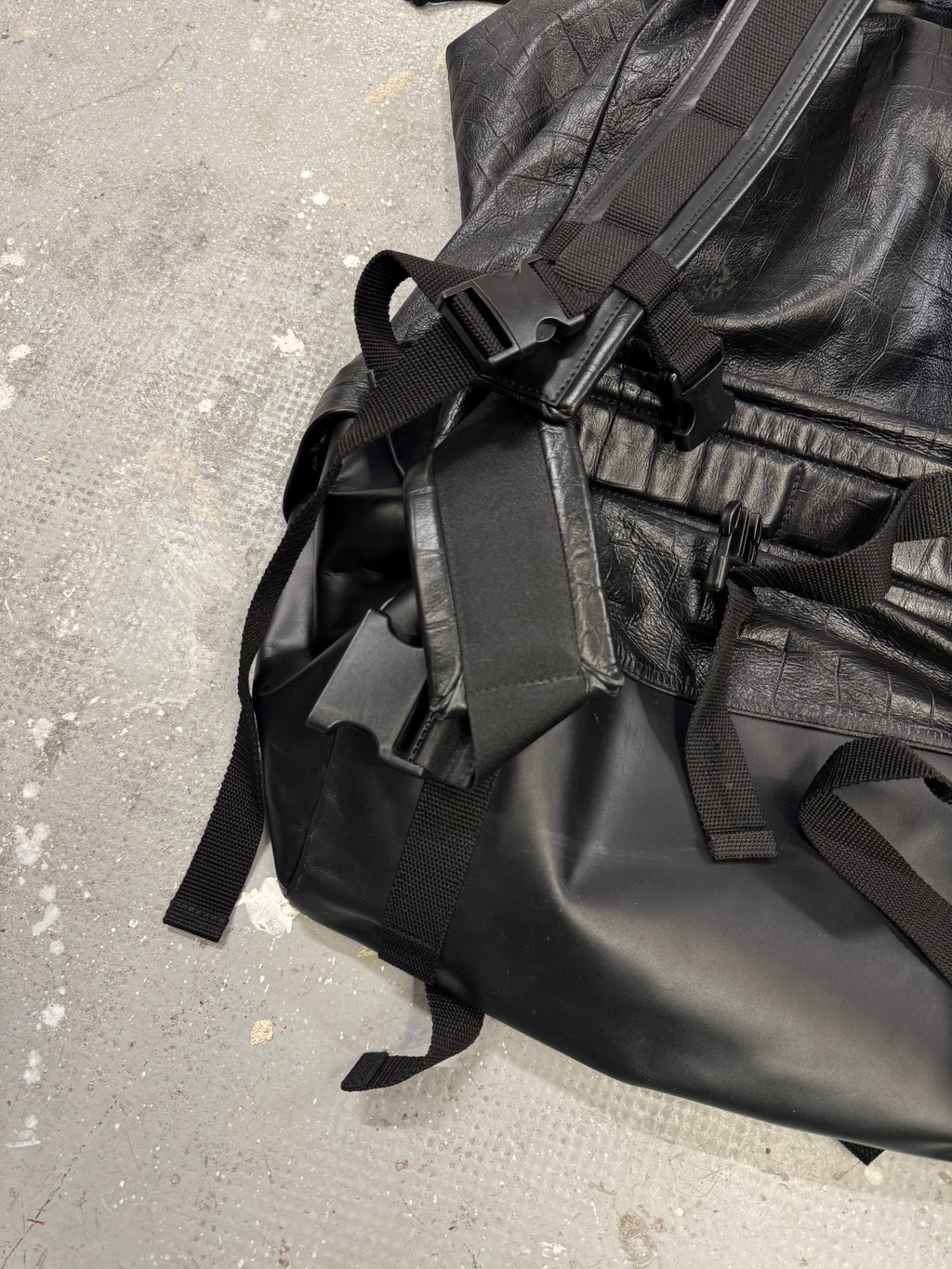 AW2016 Emporio Armani XXL Black Bovine Leather Backpack (OS)