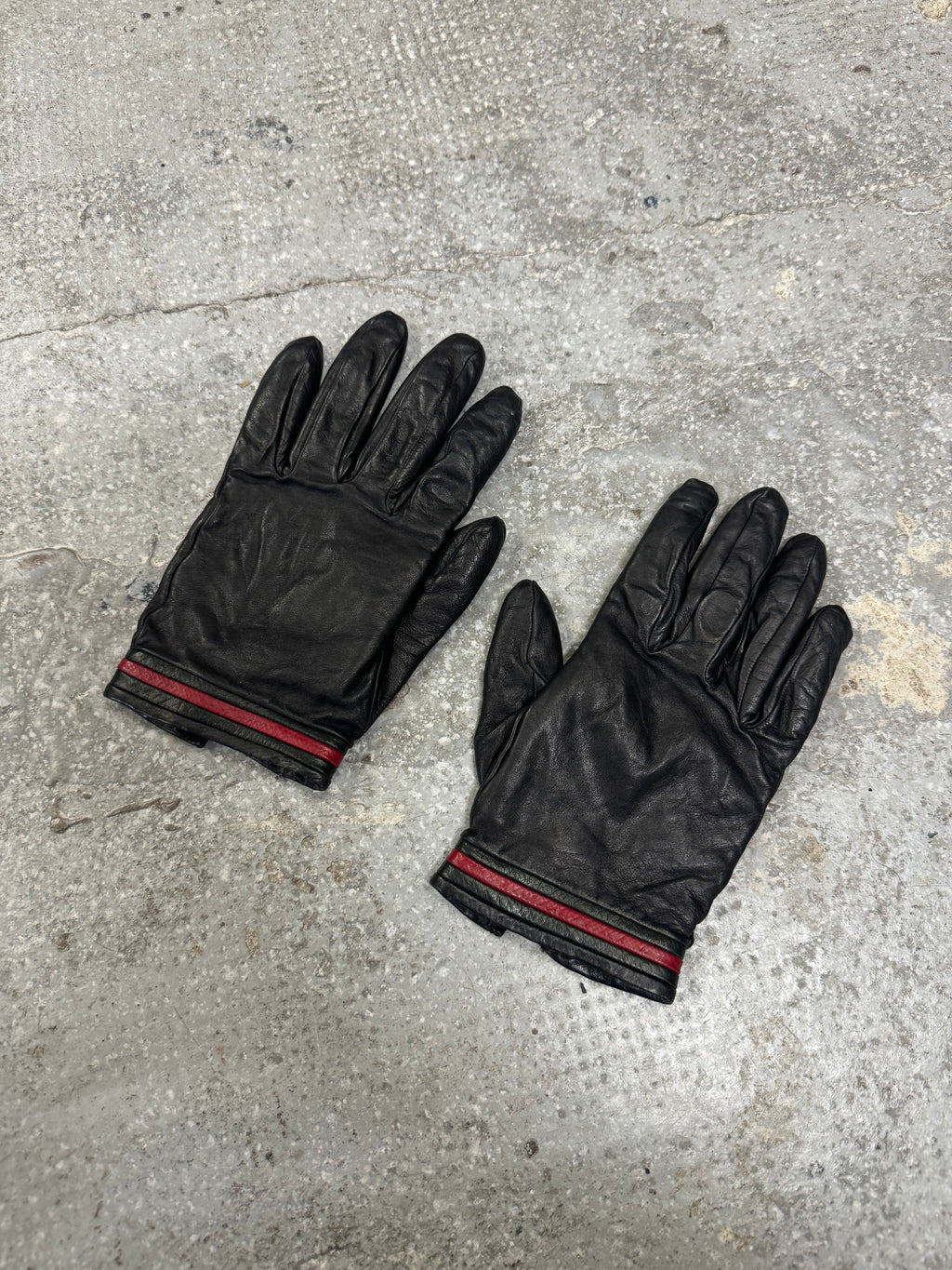 2000s Gucci Black Italian Leather Gloves (OS)