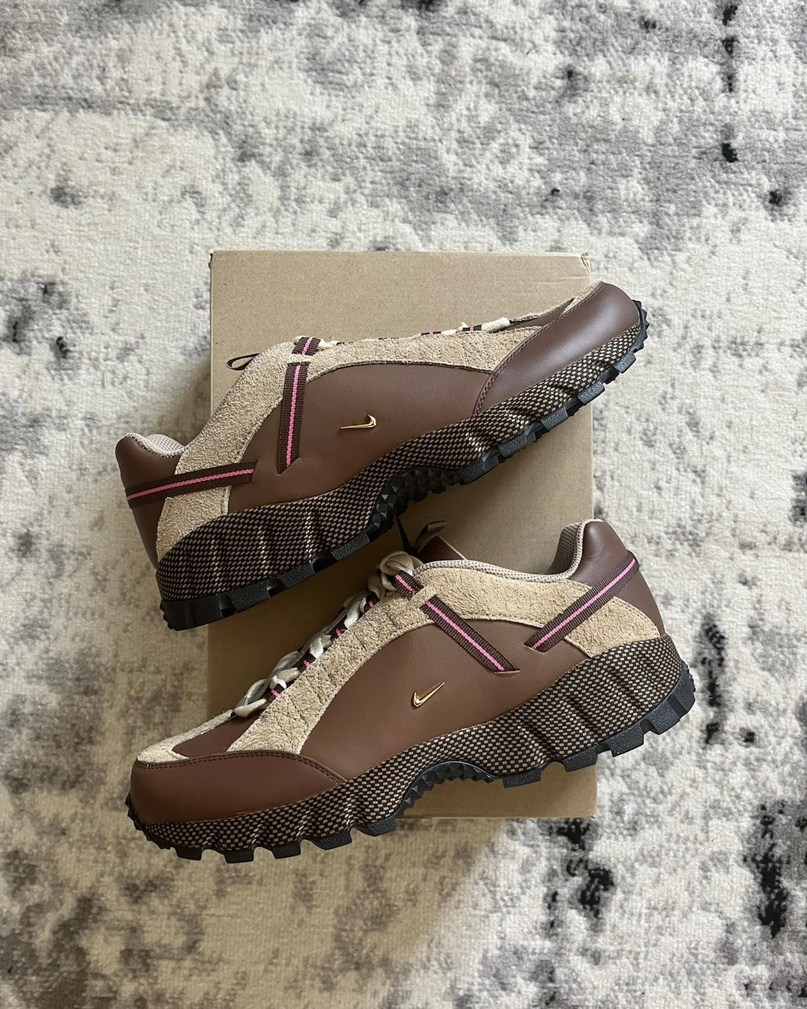 Jacquemus Nike Humara Brown (44,5eu)
