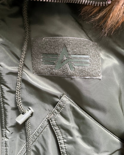 Alpha Industries (S) 的 Avirex 轰炸机