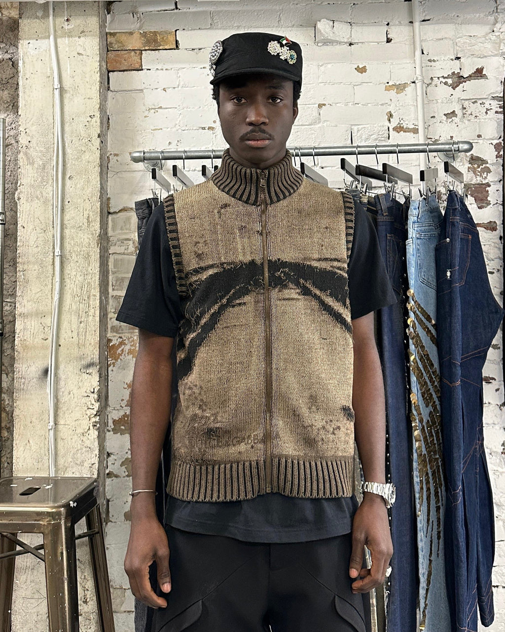 2000s Dolce & Gabbana Brown Horizon Sleeveless Zip-Up Sweater (S) - 1