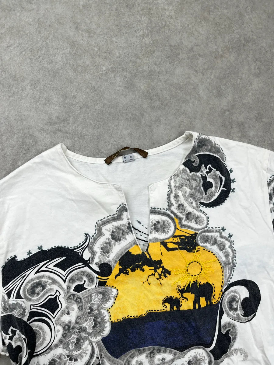 2000s Roberto Cavalli Class White Savannah Elephant Print Split Neck T-Shirt KoCanRvd 5