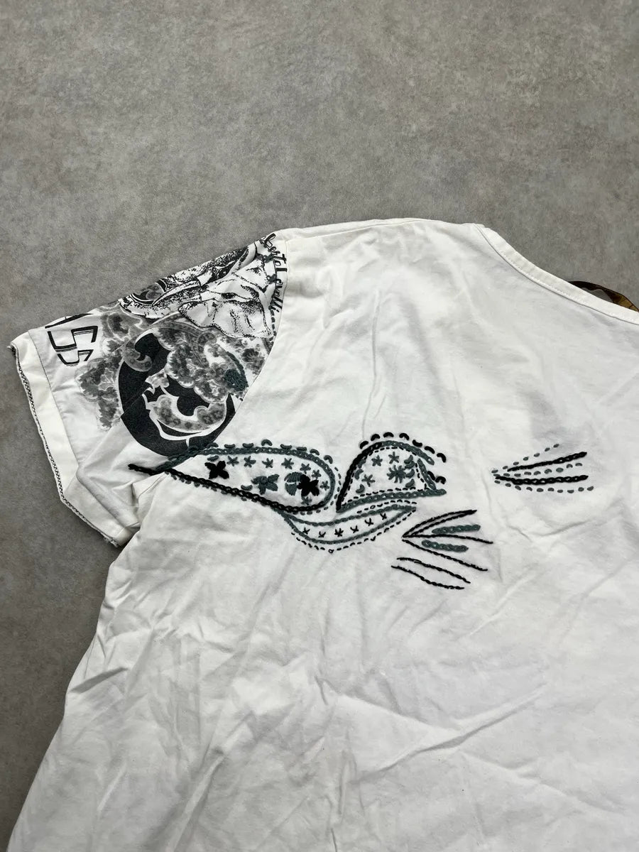 2000s Roberto Cavalli Class White Savannah Elephant Print Split Neck T-Shirt KoCanRvd 9