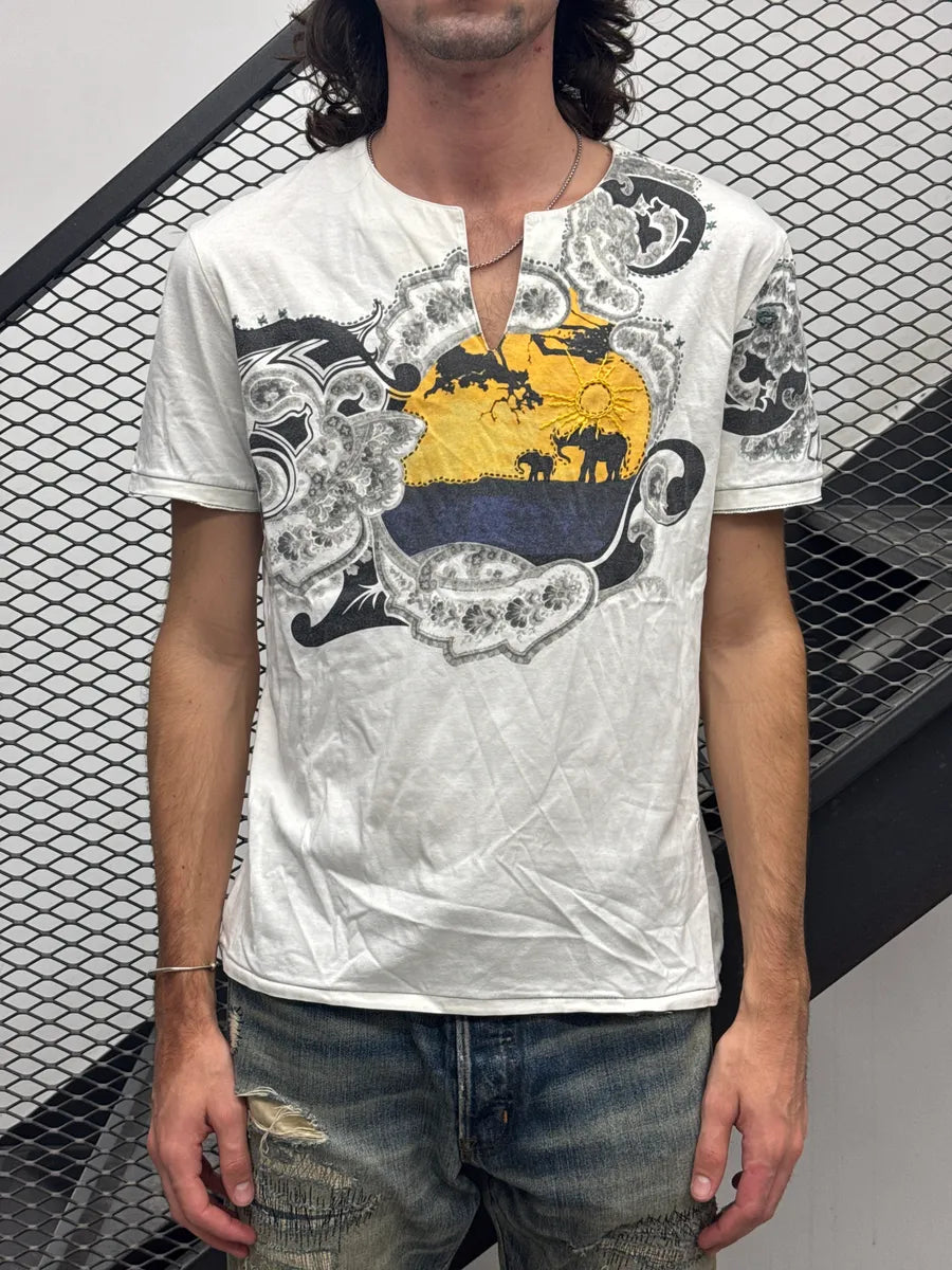 2000s Roberto Cavalli Class White Savannah Elephant Print Split Neck T-Shirt KoCanRvd 1