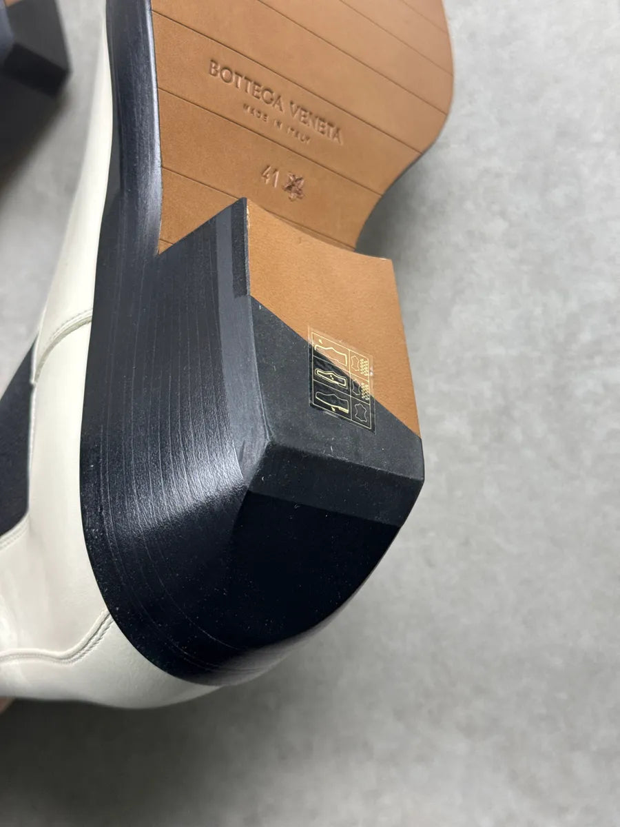 Bottega Veneta Off-White Leather Square Toe Platform Chelsea Boots KwUlKiQg 9