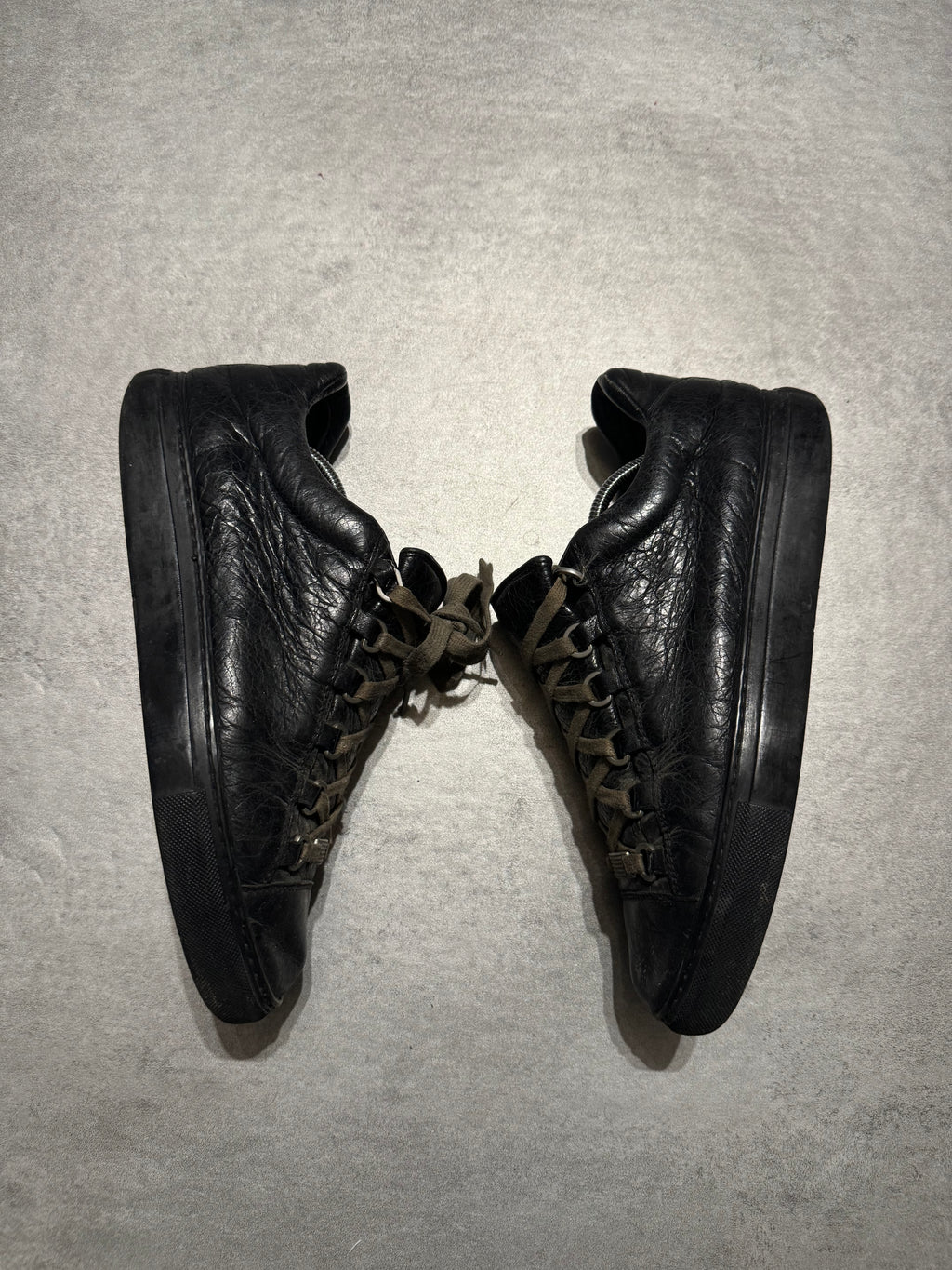 Balenciaga Arena Black Cracked Low Leather Sneakers (41) - 5