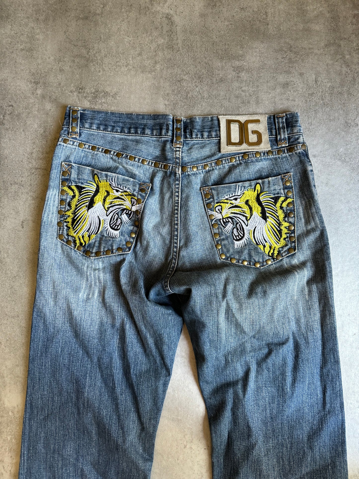 SS2005 Dolce & Gabbana Tiger Embroideries Distressed Jeans (M) - 6