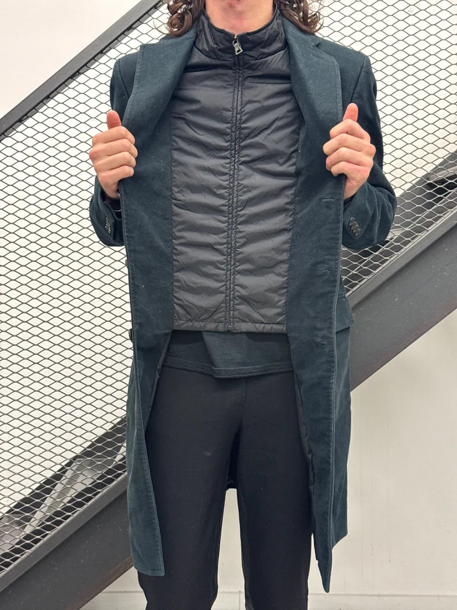 AW2011 Prada Dark Navy & Black Quilted Bib Three-Button Long Coat OcpUXofF 3