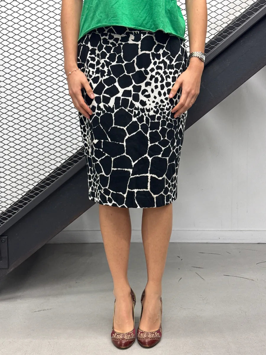 1990s Yves Saint Laurent Black & White Giraffe Print Skirt QJYKrWfq 0