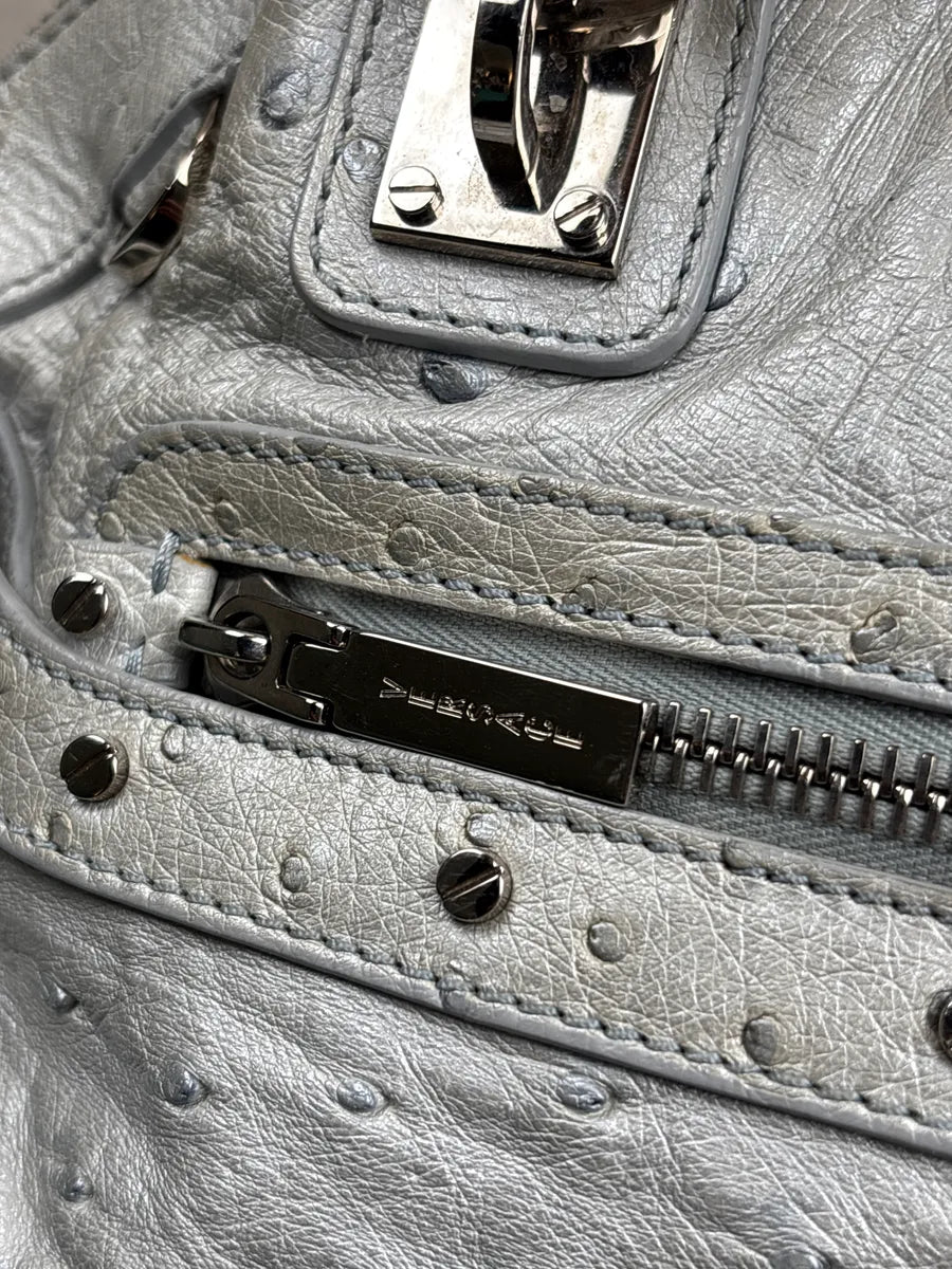 1990s Gianni Versace Couture Silver Leather Ostrich-Embossed Tassel Handle Bag QgmFcRrw 11