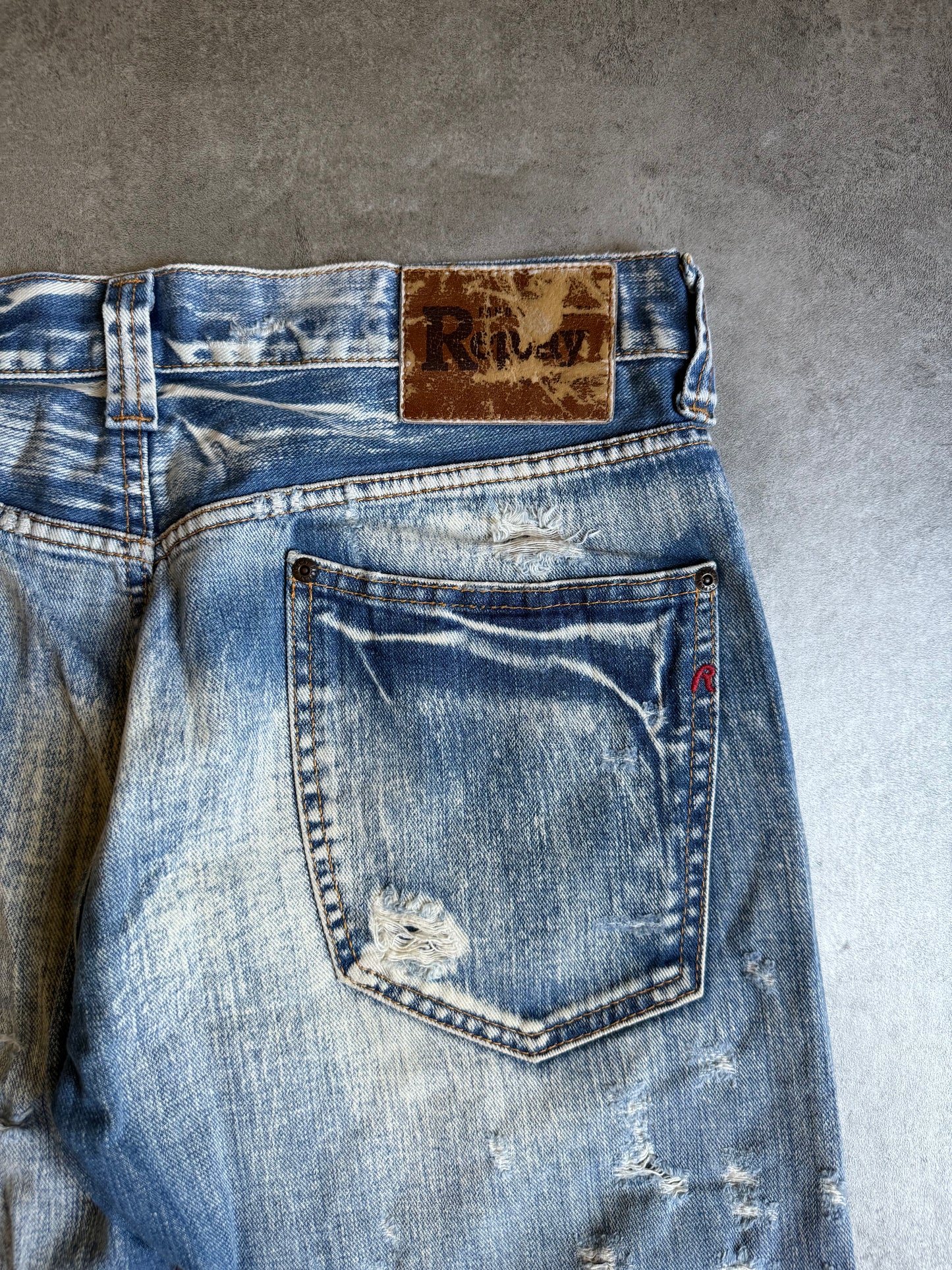 2000s Replay Distressed Straight Relaxed Jeans  (L) - 3