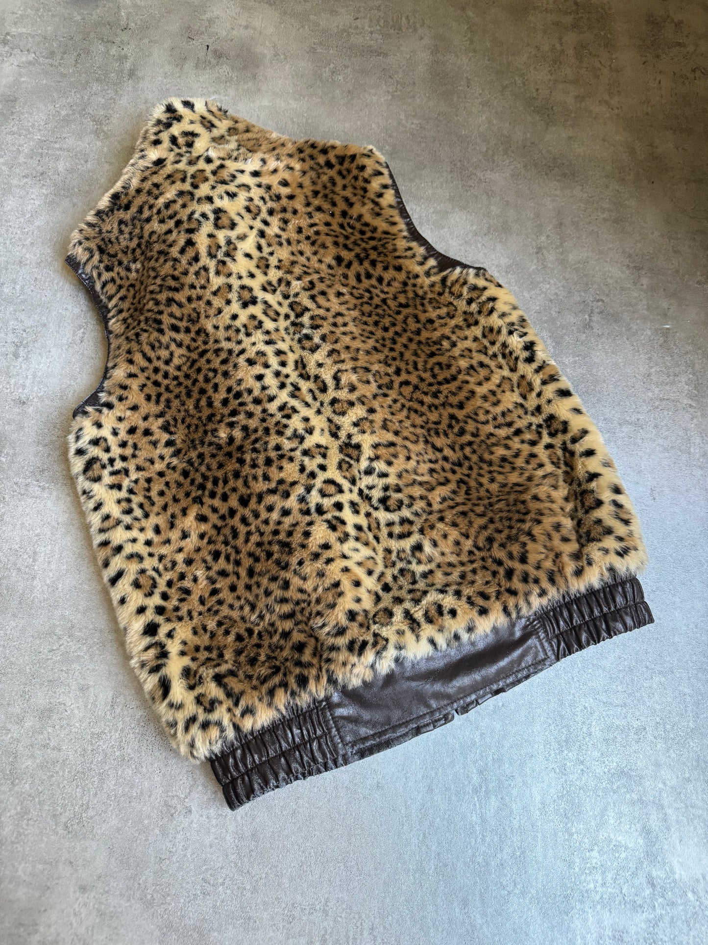 2000s Balmain Sleeveless Leopard Fur Vest (S) - 3