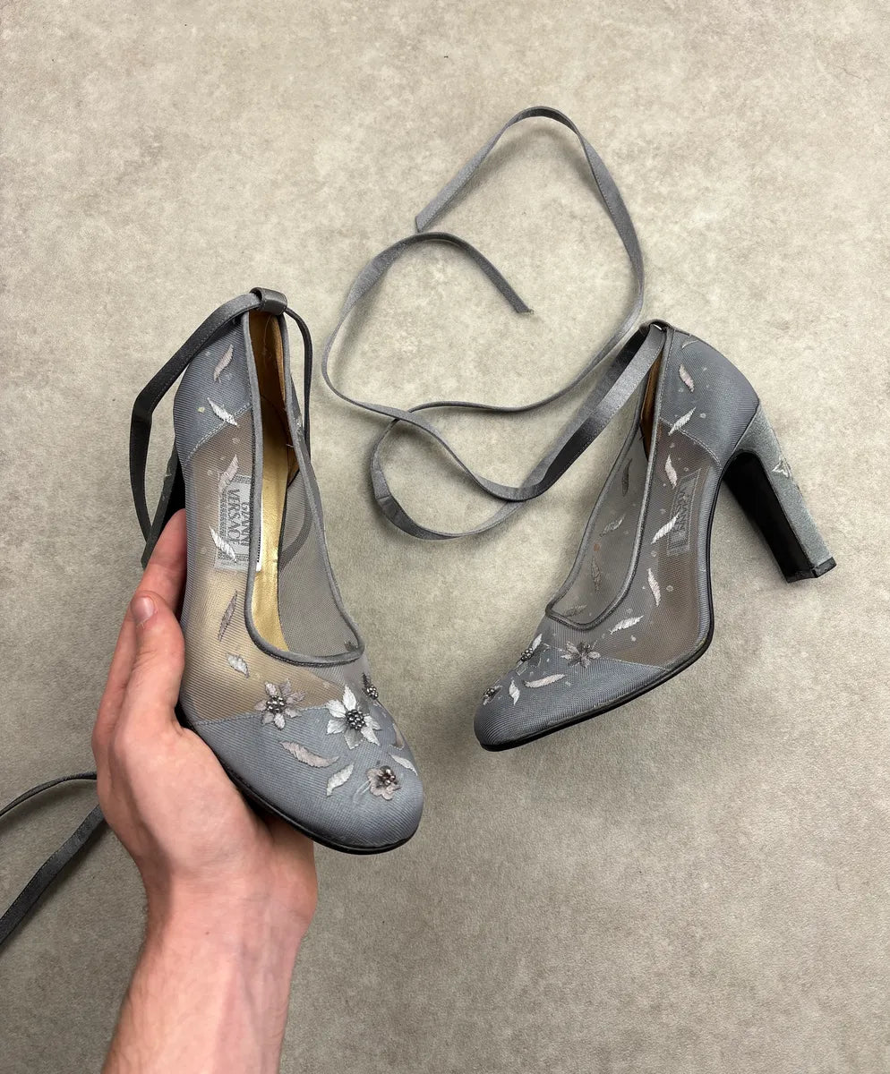 1990s Gianni Versace Grey Floral Embroidered Mesh Heels UVvyoAIR 1