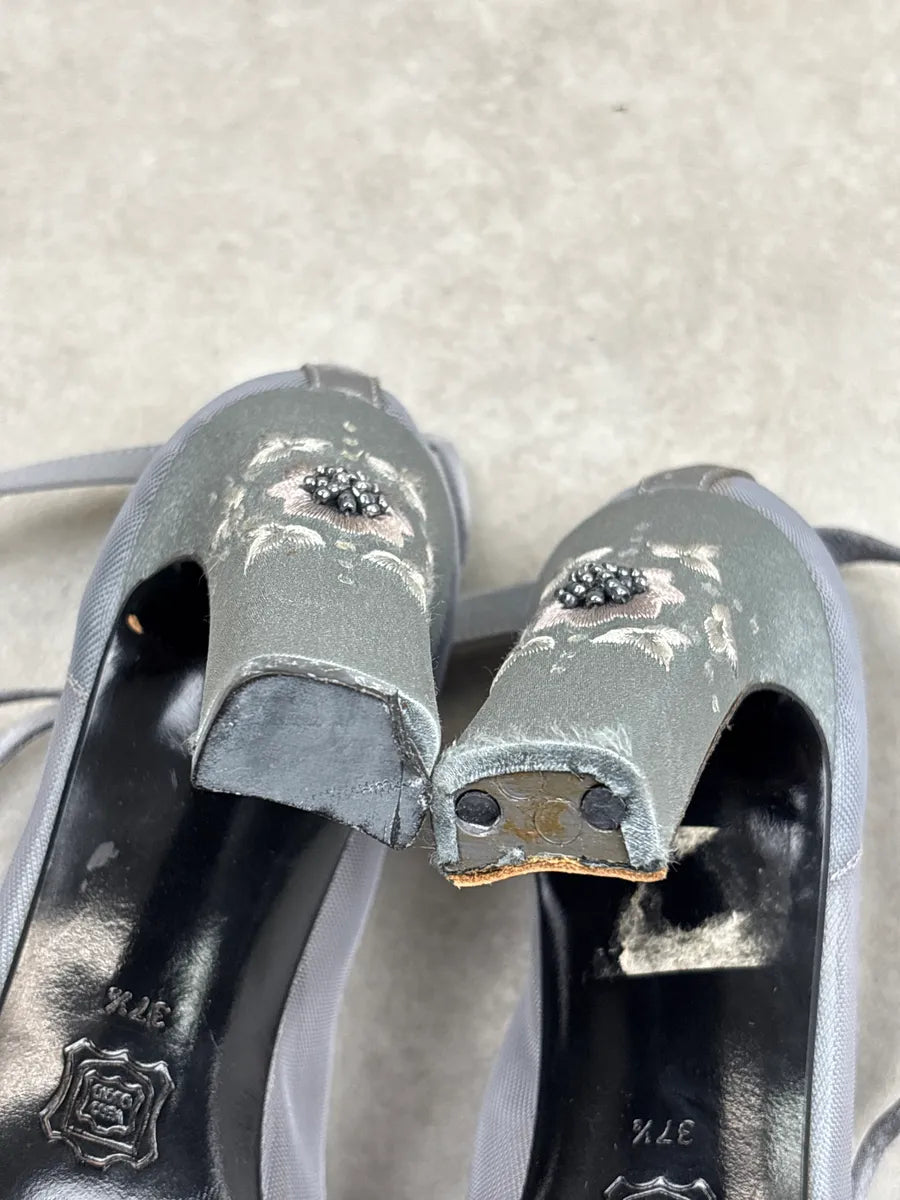 1990s Gianni Versace Grey Floral Embroidered Mesh Heels UVvyoAIR 14