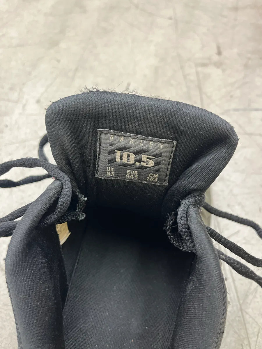 2000s Oakley Chunky Trail Black & Grey Sneakers VrXPxUCd 9