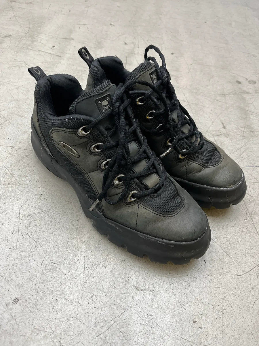 2000s Oakley Chunky Trail Black & Grey Sneakers VrXPxUCd 3