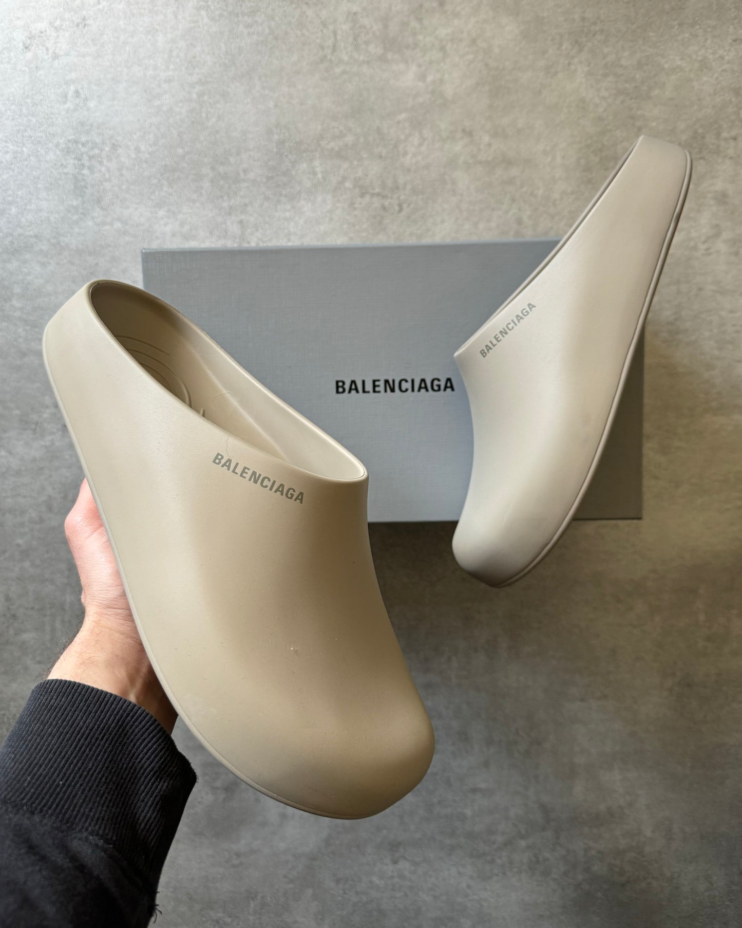 Balenciaga Pool Closed Slide Beige (45) - 1