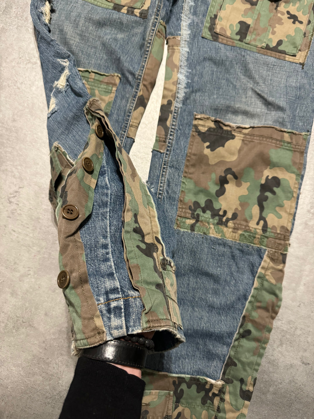 FW2005 Dolce & Gabbana Hybride Camo Multi Pockets Rebel Denim Jeans (XL) - 5