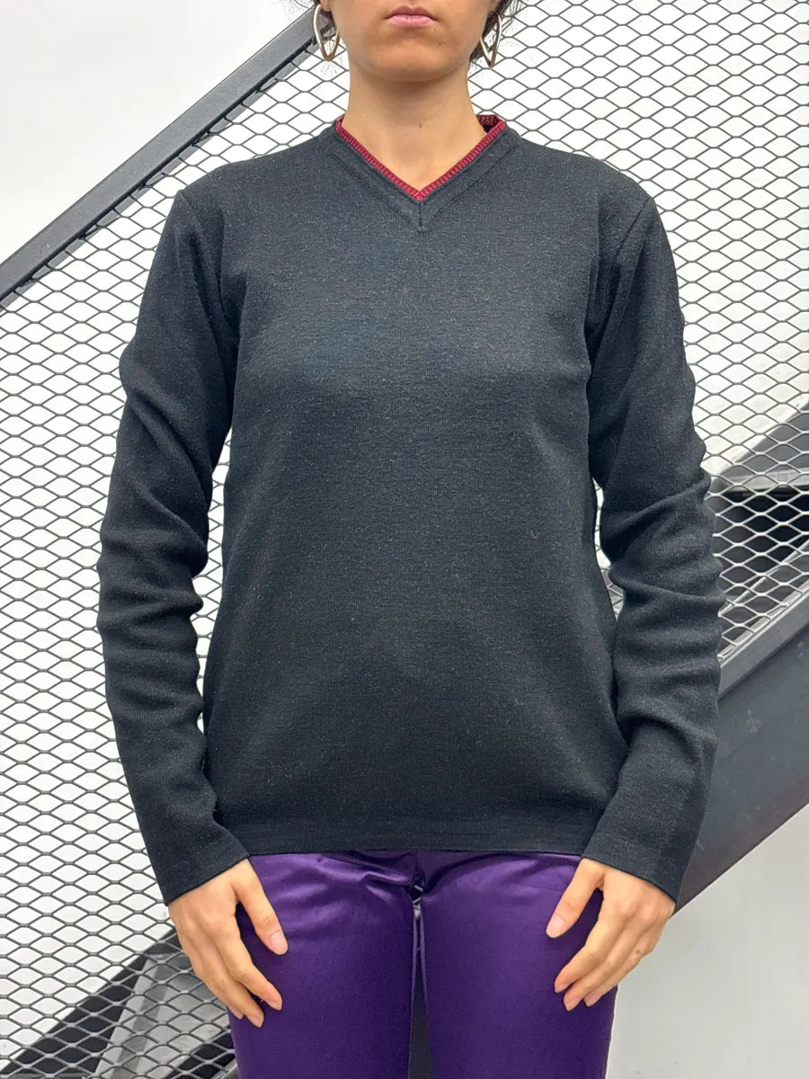 1990s Dolce & Gabbana Black & Red Merino Contrast V-Neck Sweater XqJFzkNA 1