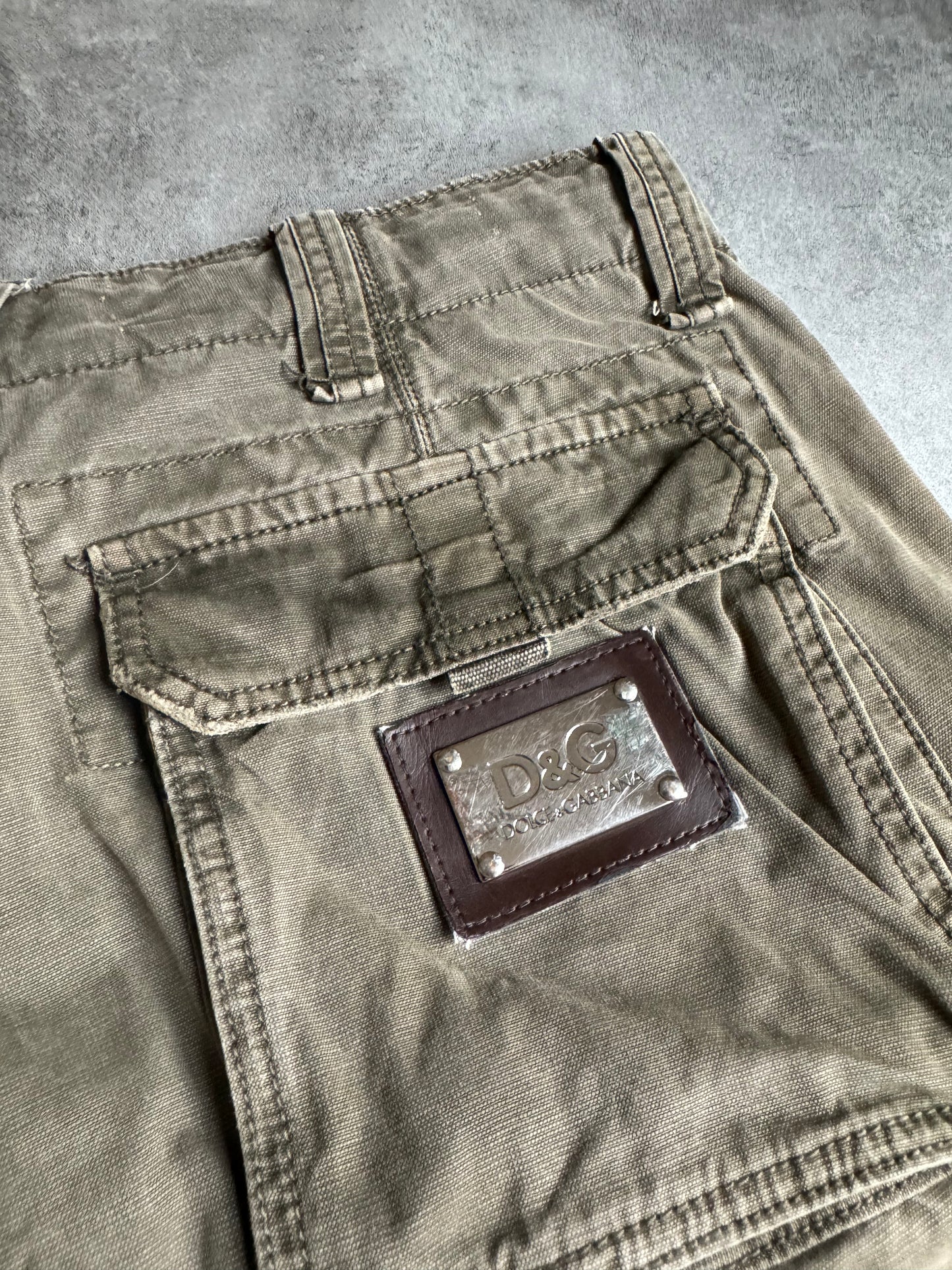 FW2006 Dolce & Gabbana Multi Pockets Cargo Olive Shorts  (L) - 4