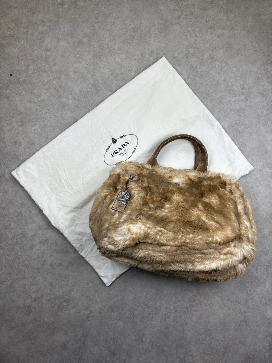 2000s Prada Beige Faux Fur Logo Handle Bag YcekEzCL 3