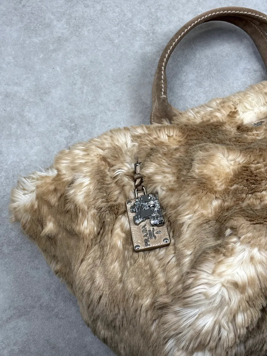 2000s Prada Beige Faux Fur Logo Handle Bag YcekEzCL 19