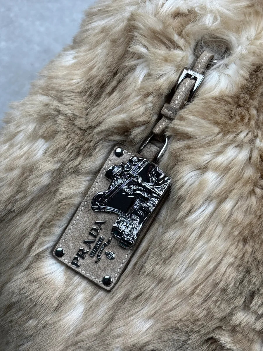 2000s Prada Beige Faux Fur Logo Handle Bag YcekEzCL 17