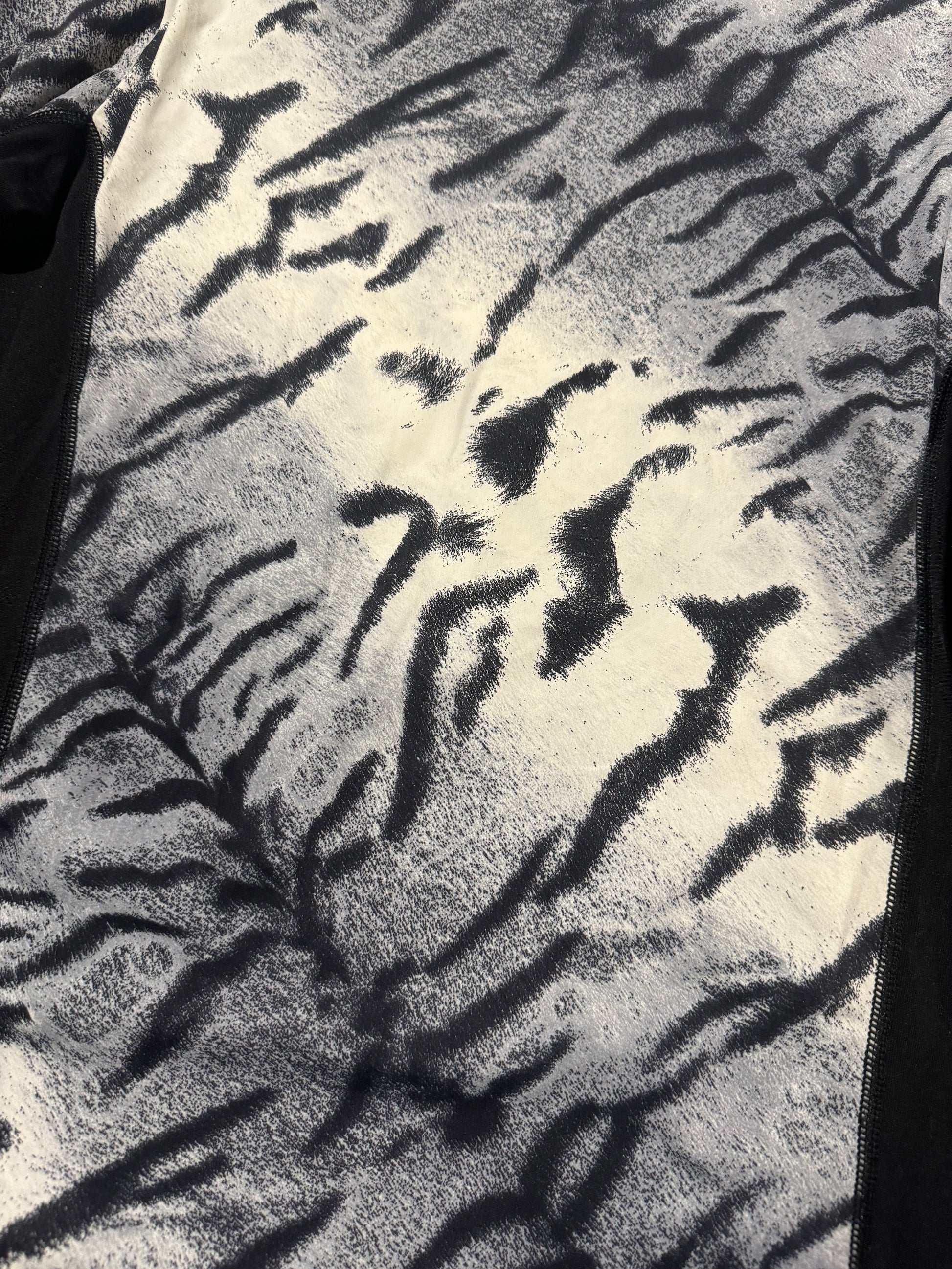 AW2000 Roberto Cavalli Zebra Contemporary Longsleeves (S/M) - 4