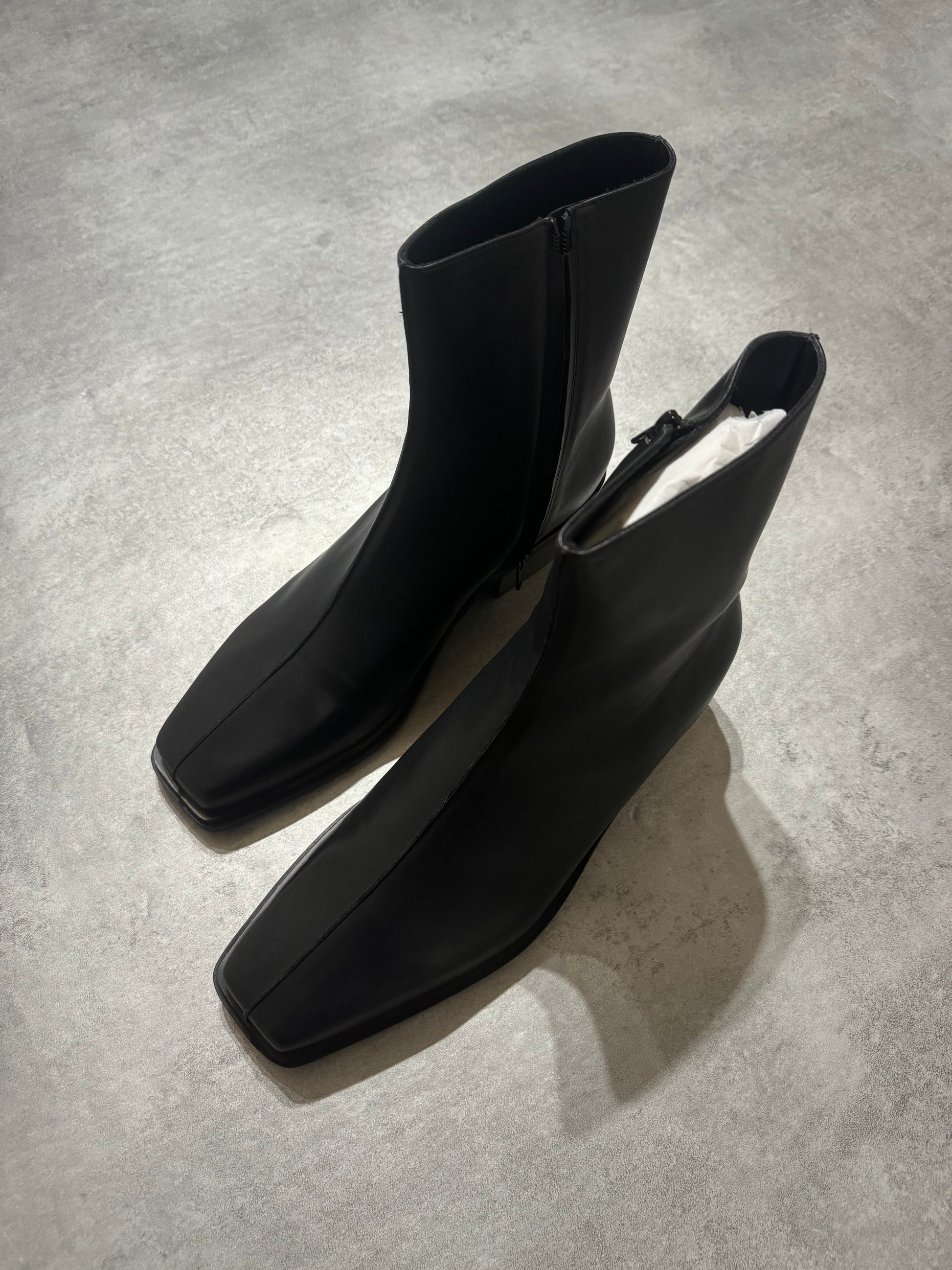 SS2024 Y/Project Ankle Buffed Calfskin Black Paris Boots (45) - 4