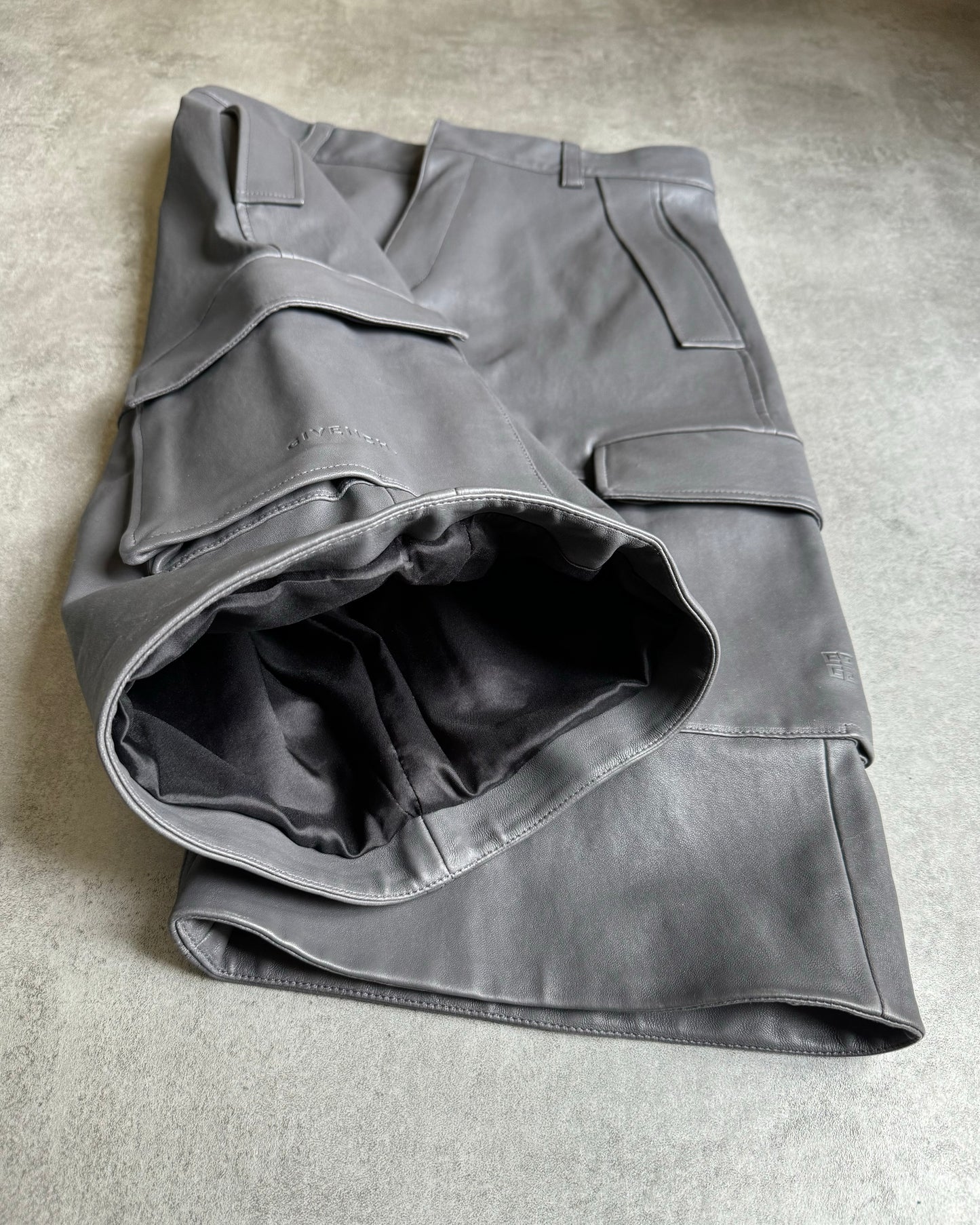 SS2023 Givenchy 1/1 Sample Grey Leather Brut Cargo Shorts (L) - 7