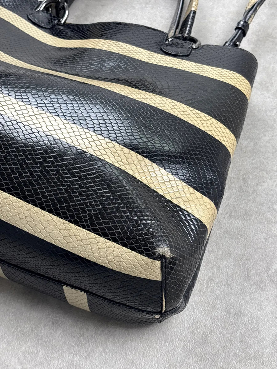 Emporio Armani Black Snakeskin-Effect Stripe Leather Totebag ZqrJDJOF 12