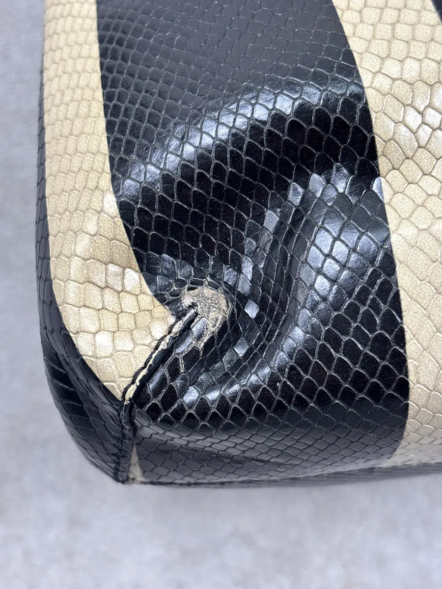 Emporio Armani Black Snakeskin-Effect Stripe Leather Totebag ZqrJDJOF 16