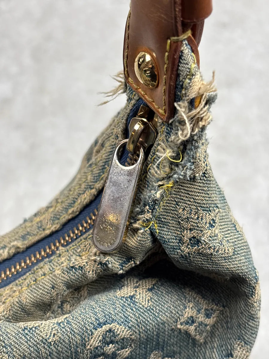 SS2005 Louis Vuitton Blue Denim Monogram Multi-Pocket Shoulder Bag by Marc Jacobs aGYvFBzO 18