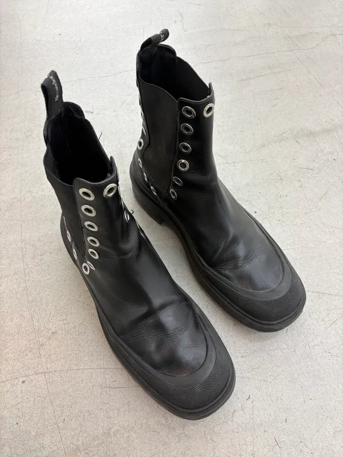 Alexander McQueen Black Eyelet Chelsea Leather Boots miQvEOB 3