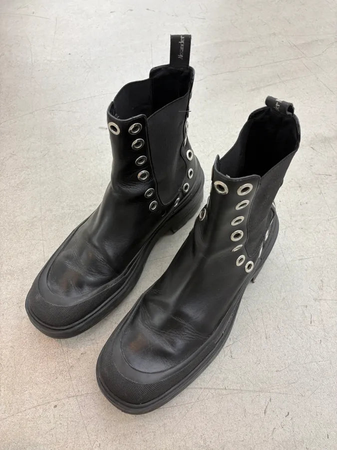 Alexander McQueen Black Eyelet Chelsea Leather Boots miQvEOB 2