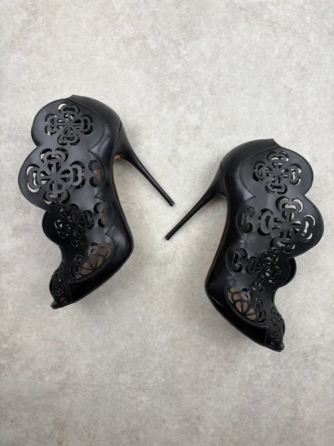 Alexander McQueen Black Leather Lasercut Peep-Toe Heels JQaBgLa 4