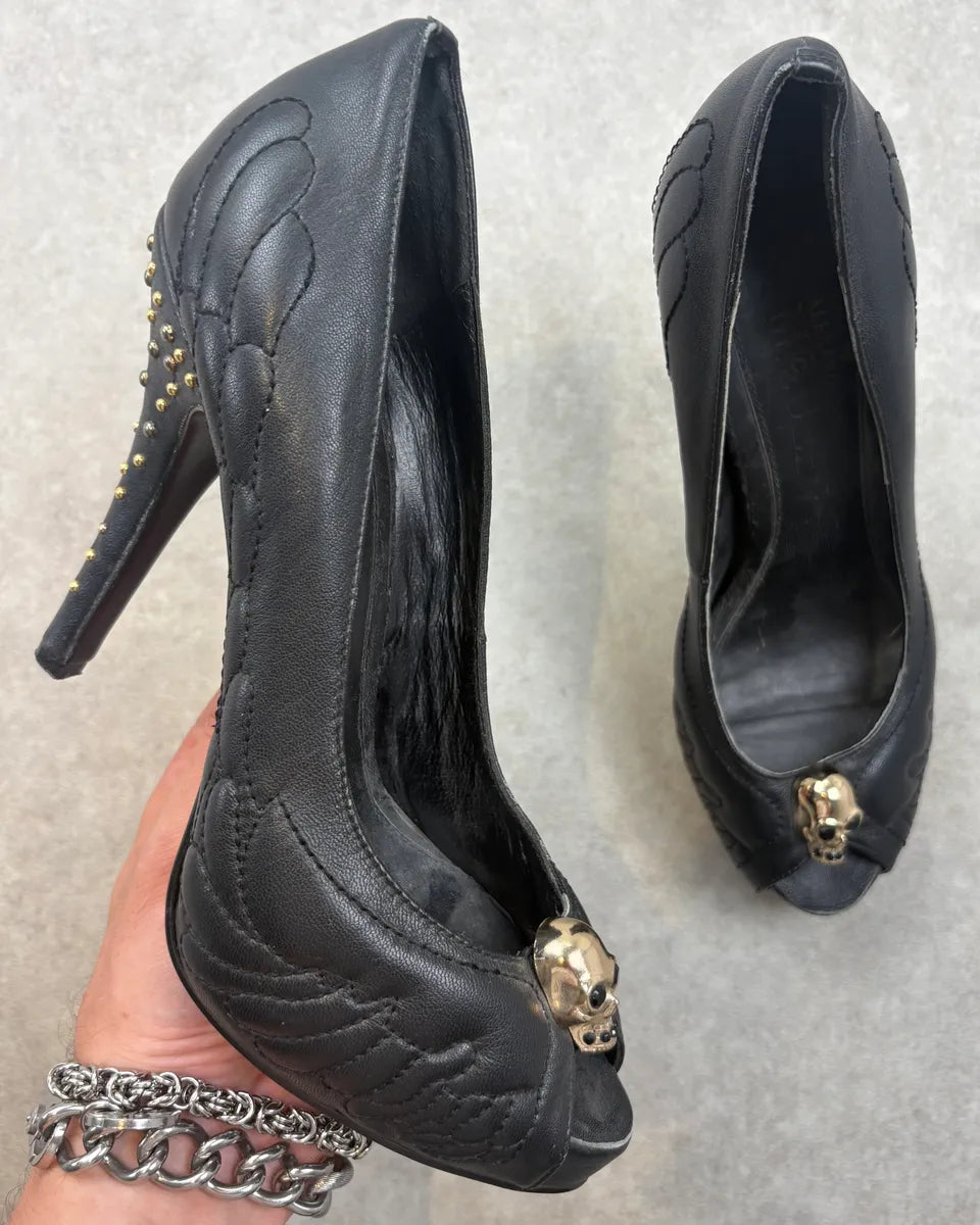 2000s Alexander McQueen Black Leather Skull Studded Heels SDLGnej 0