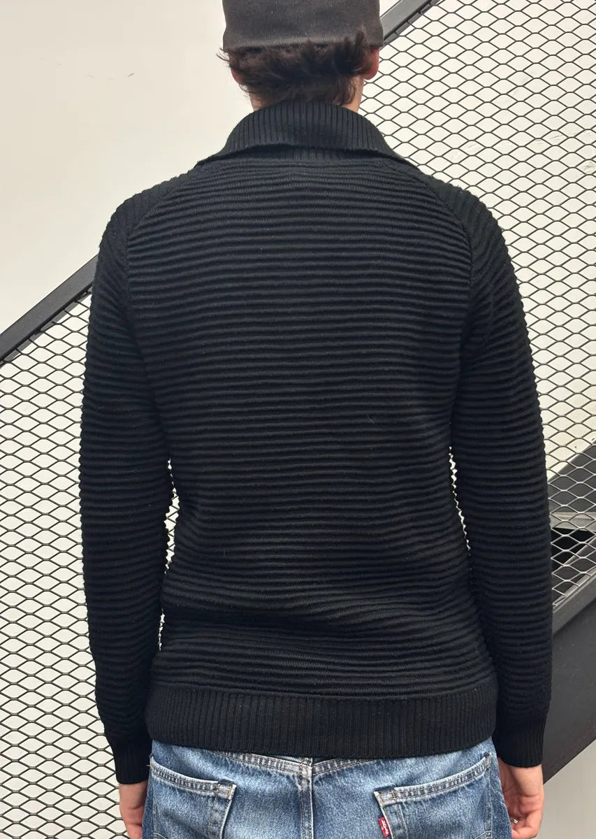 Armani Black Plissed Buttoned Sweater bgDYGrx 2
