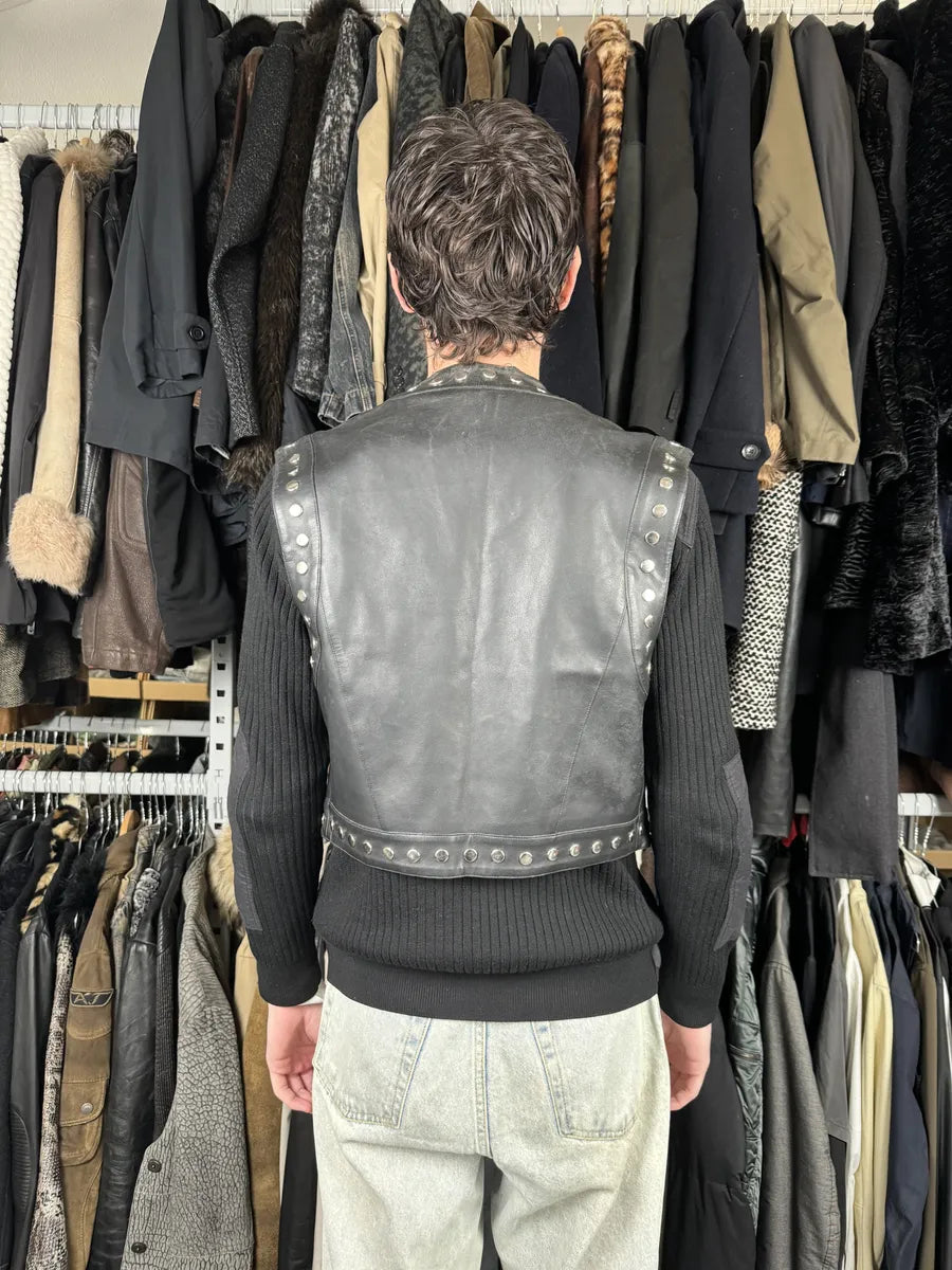 AW1993 Dolce & Gabbana Black Studded Sleeveless Leather Biker Waistcoast Vest veOQctx 3