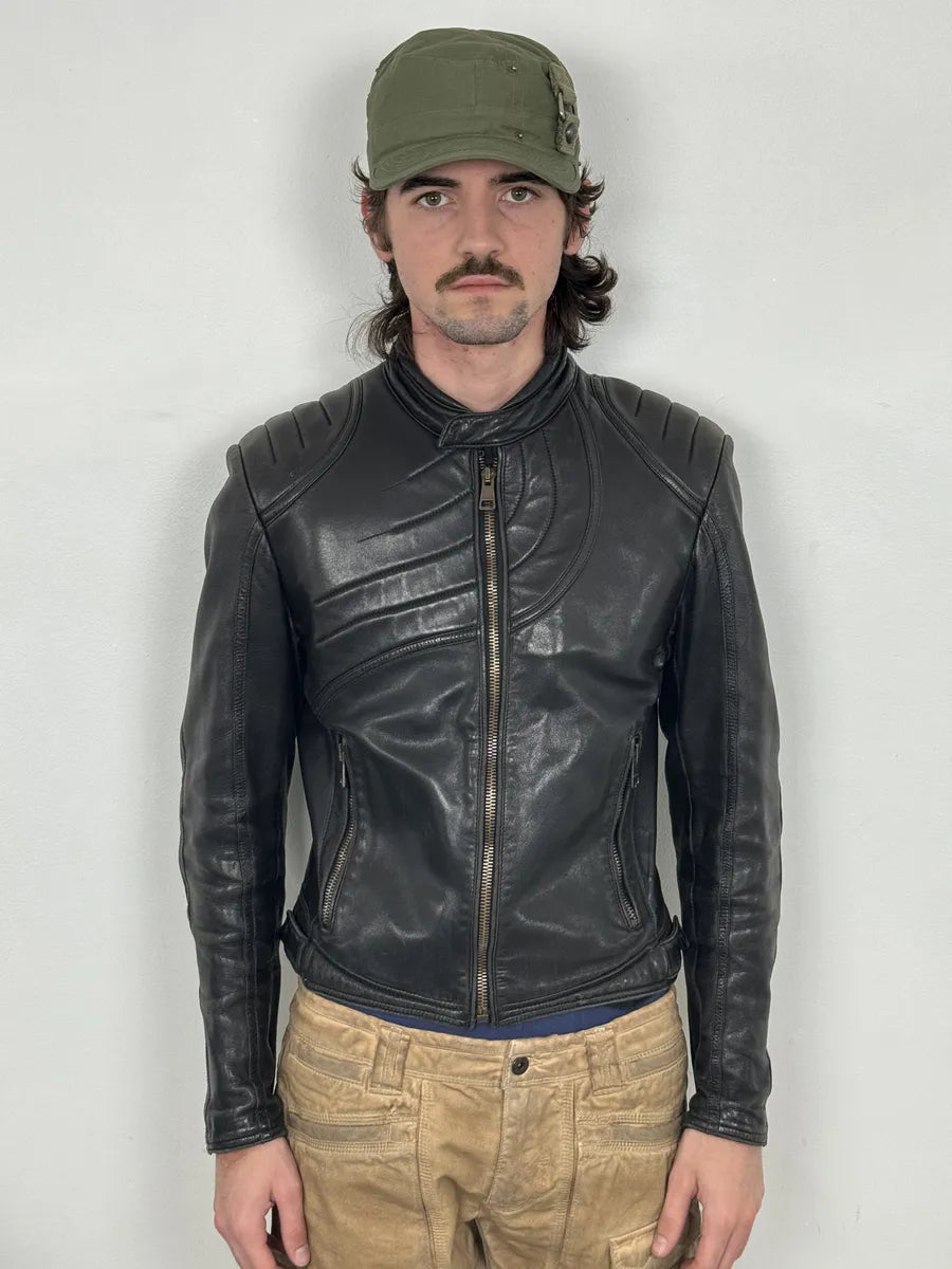 AW2000 Gucci Spiral Tornado Zip Black Leather Jacket by Tom Ford LVMdbUu 2