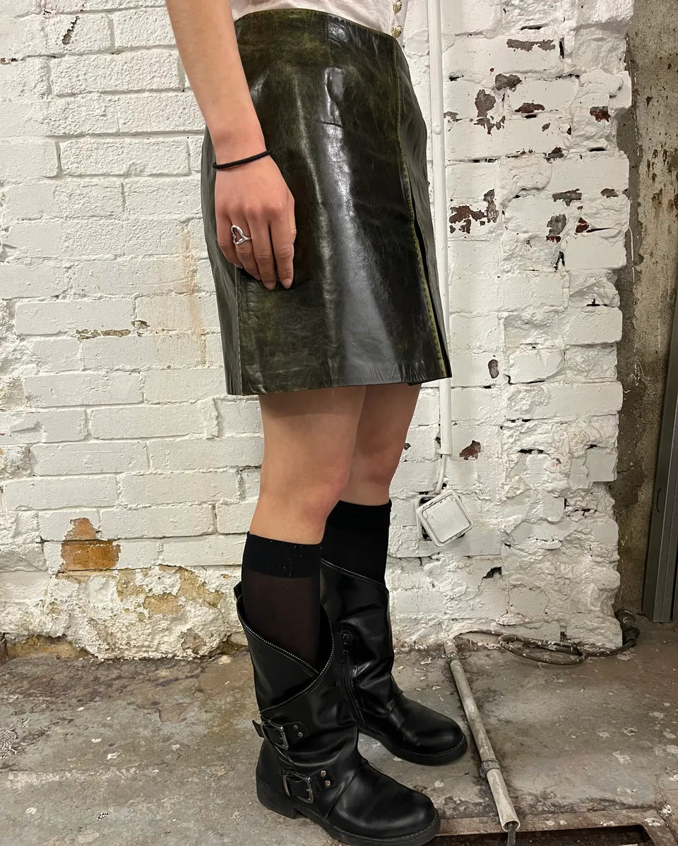 SS2001 Roberto Cavalli Eroded Olive Leather Mini Skirt NbPOUMo 3