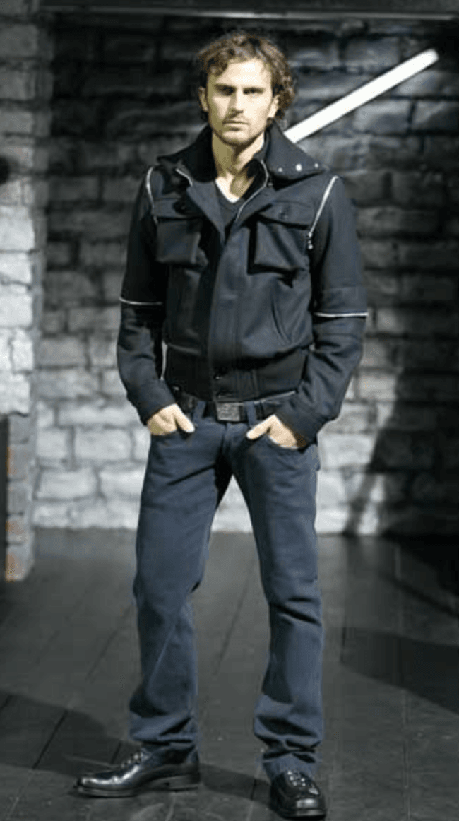 AW2003 Dolce & Gabbana Black Nylon Detachable Sleeve Bomber Jacket KNjXaRK 1