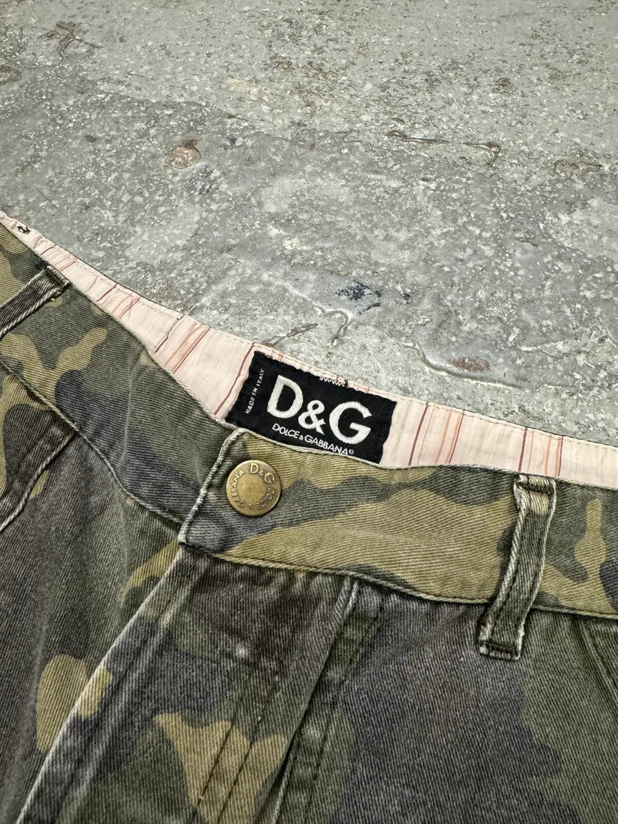 AW2004 Dolce & Gabbana Cargo Artisnal Camo Shorts (S) 5